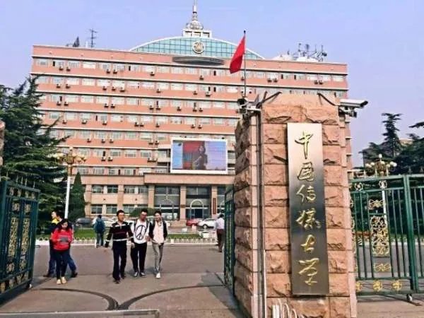“点读机女孩”高考成绩曝光,网友为何说你敢再说So easy不?