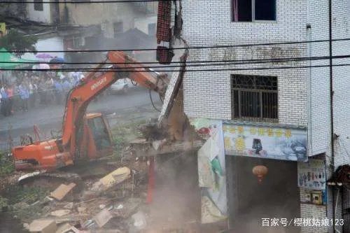 长沙最牛钉子户房屋拆除,获赔350万,是不是坚持的时间越久获赔越多?