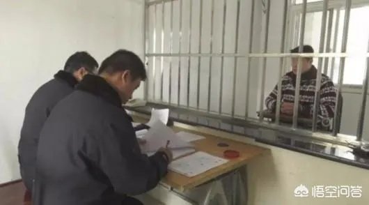 周口宝马大巴斗气互别,双方为了怄气互相别挡,你怎么看?