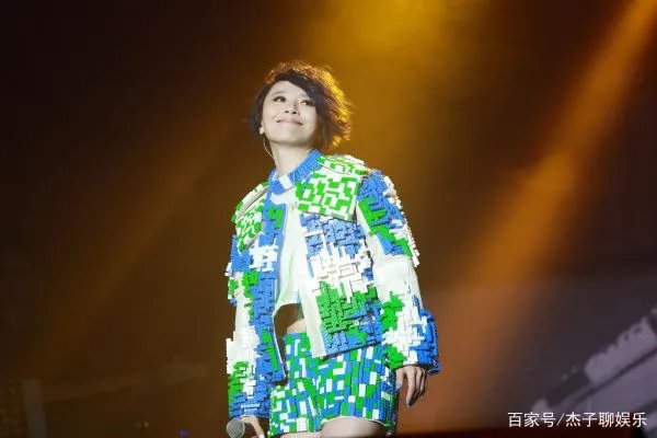 黄雅莉16岁出道,30岁依旧为梦前行,而今怎么样了?