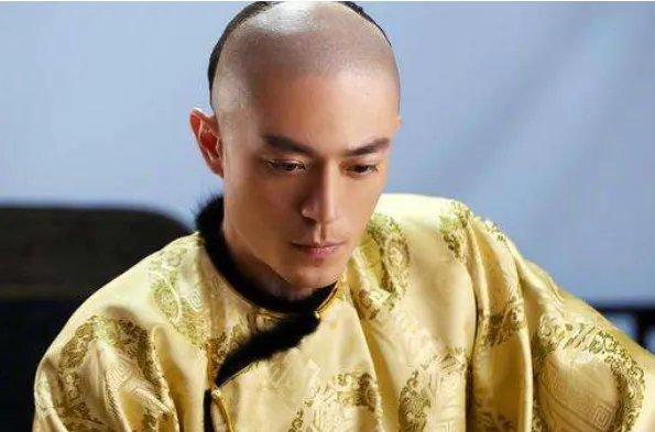 老人倒地敢不敢扶,一小吏斗胆搀扶,怎么样了?