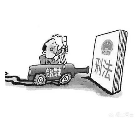 周口宝马大巴斗气互别,双方为了怄气互相别挡,你怎么看?