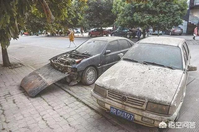 为什么路边停的好多僵尸车,车主不开去报废呢?