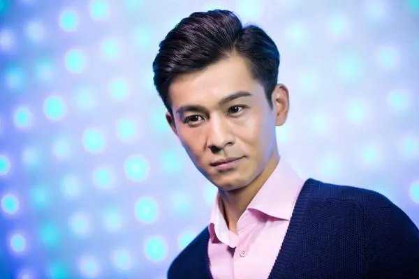 乔振宇是公认美男子，儿女双全，但是为什么却迟迟没有办婚礼？