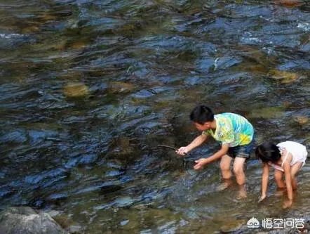 为什么有人说觉得小时候时间过得很慢,而成年后时间一会就过去?