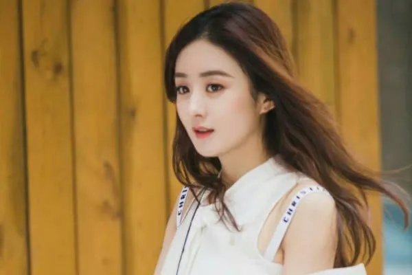 看完《中餐厅》后,为什么那么多人攻击赵丽颖说她“抠”呢?