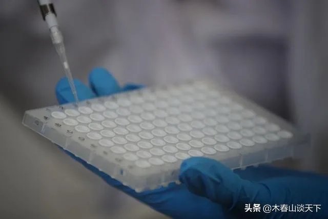 新冠肺炎确诊超4万的国家中,美国确诊最多治愈最少,怎么解读?