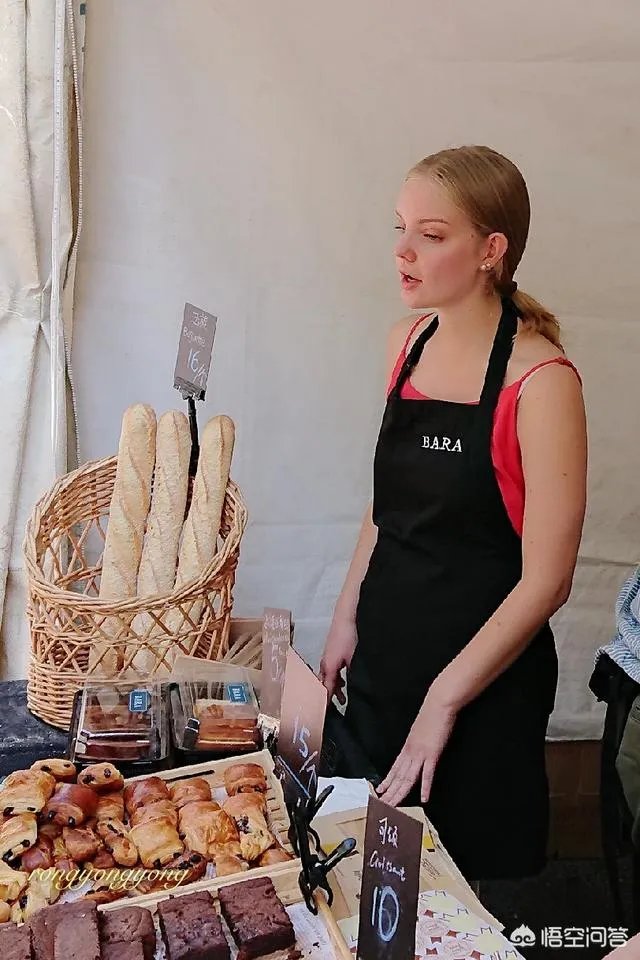 一顿晚餐花40万,一人一顿吃掉5万元,上海近日现天价菜单,对此你怎么看?