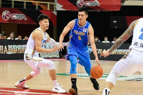 被称为最强高中生的刘晓宇,为何会离开效力9年的广东队?