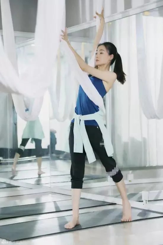 素颜女神王丽坤为什么能迷倒林更新?