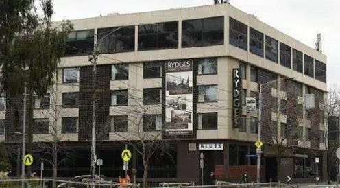 澳洲一熊孩子在隔离酒店内涂抹粪便,为何致千人感染?