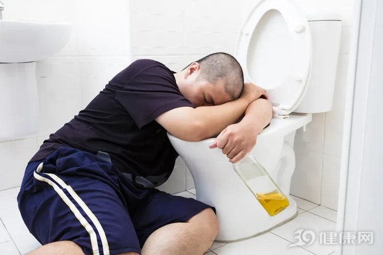 终于知道了！喝酒掌握4个技巧，你也可以“千杯不醉”