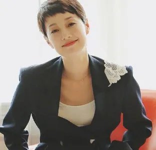 马伊琍卖力宣传,力捧小18岁的绯闻男友,难道她又要重蹈覆辙吗?