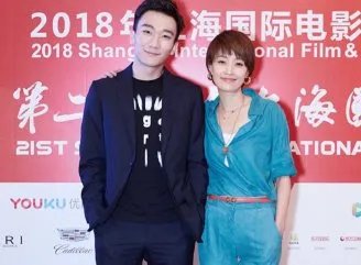 马伊琍卖力宣传,力捧小18岁的绯闻男友,难道她又要重蹈覆辙吗?