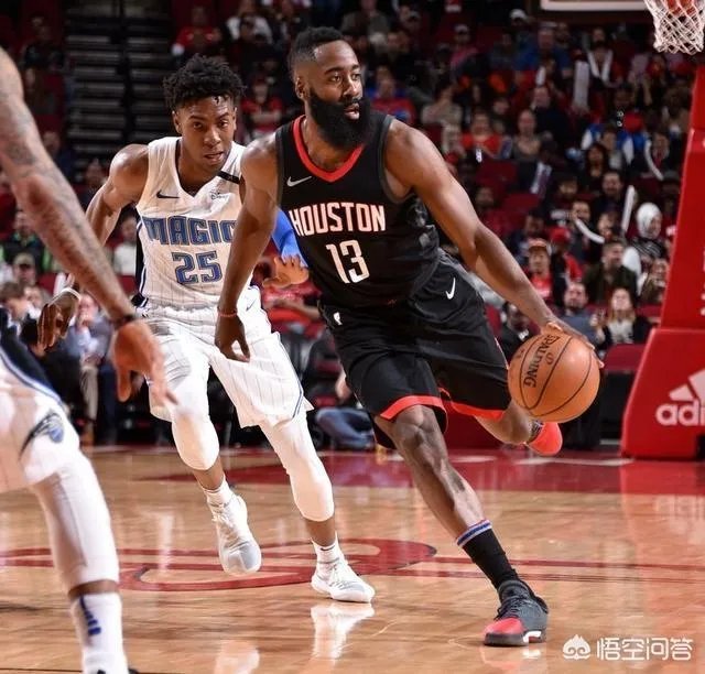 哈登今天拿了六十分+三双,破了NBA历史三双记录,大家说今后有没有人突破一百分啊?