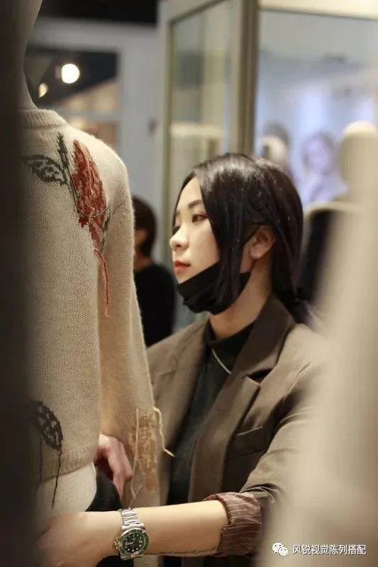 哪些品牌的职业装新颖时尚？