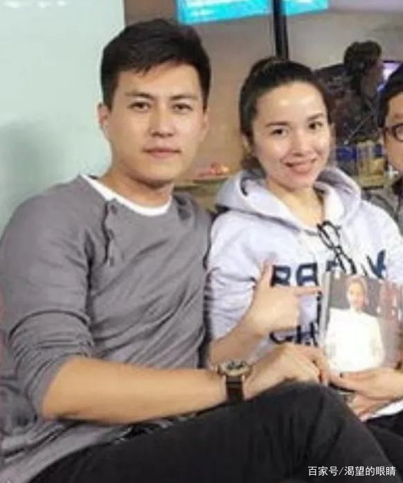 她因拍吻戏与老公离婚，二婚嫁靳东被宠成公主，儿子帅出天际，你怎么看？
