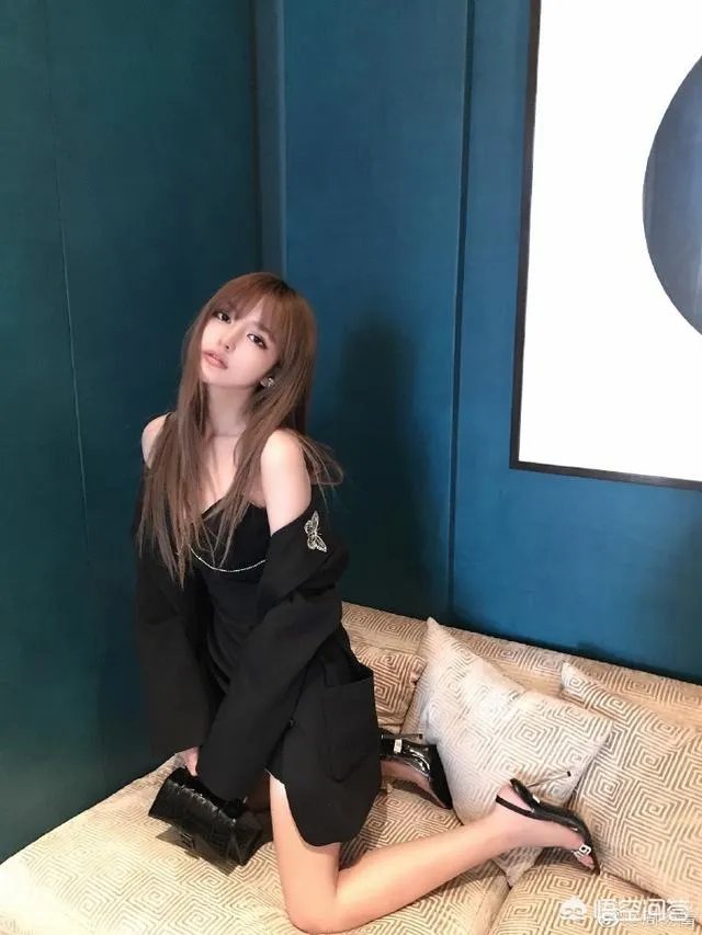 通过罗志祥周扬青分手事件,如何看待恋爱时看对方的手机的必要?