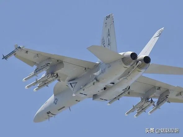 美军首次正式公布UFO视频,元芳你怎么看?