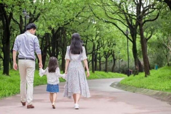 孕妇临产前跳楼:女人这一生,到底有多难?