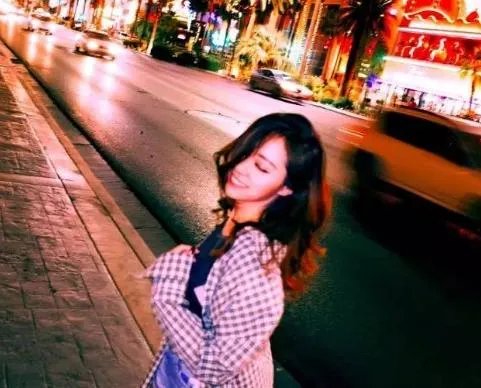 #维密大秀#张靓颖成第一个登上维密舞台的中国歌手,她的时尚品味如何?