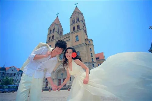 青岛哪里拍婚纱照好 婚纱照姿势大全