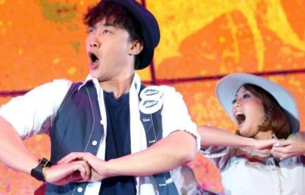 陈奕迅哭穷,卡里只剩3000万心里慌,他什么时候才能出来赚钱呢?